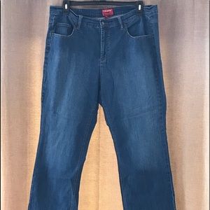 Jeans with zipper front.